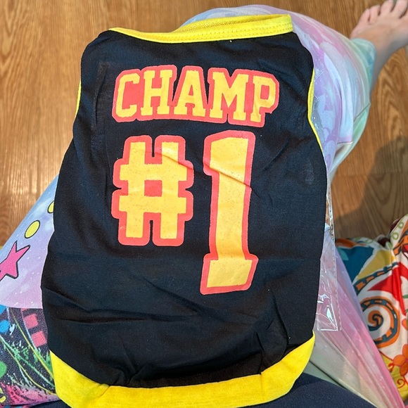 5/$20 Size small male dog Tee - Picture 1 of 3